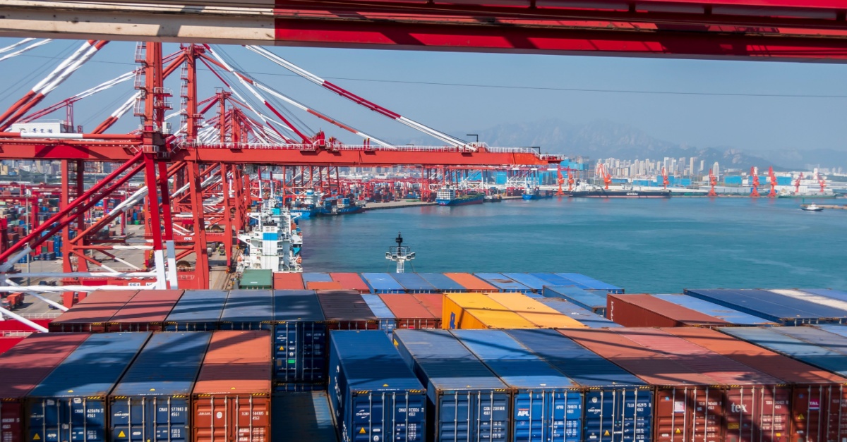 Amazon’s Logistics Push Meets a Freight Market Under Pressure